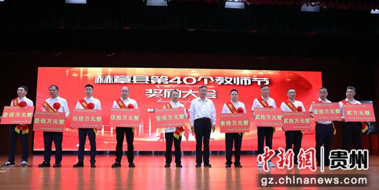 爱心企业捐赠。胡彦 摄 爱心企业捐赠。胡彦 摄