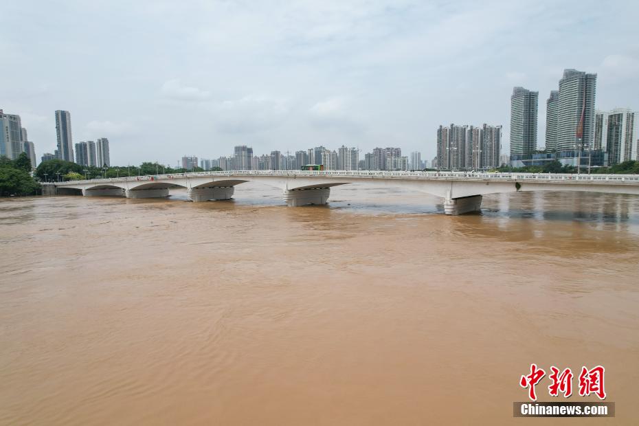 南宁邕江水位持续上涨