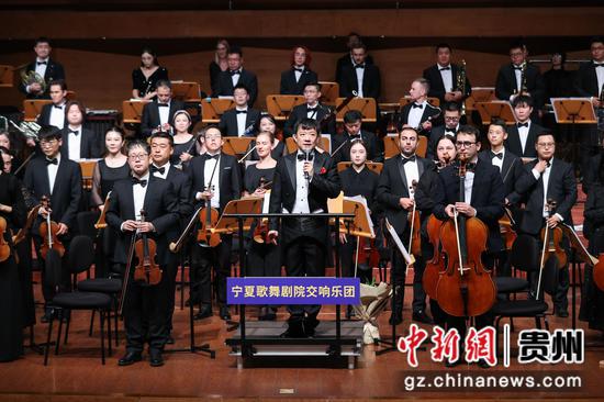图为演出现场。瞿宏伦 摄