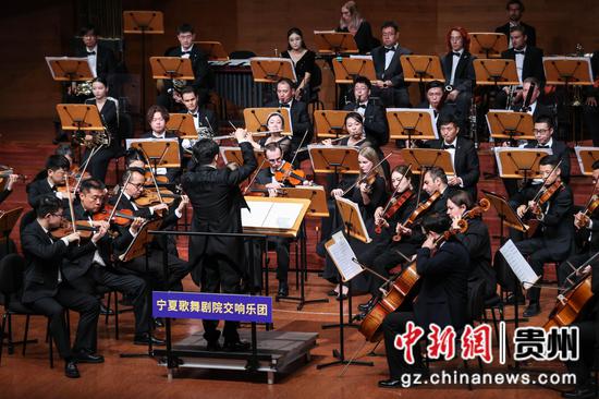 图为演出现场。瞿宏伦 摄