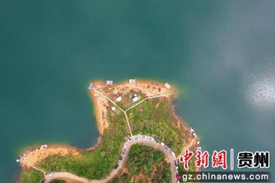9月28日,中国万峰湖第十八届野钓大奖赛开赛。李官品 摄 9月28日,中国万峰湖第十八届野钓大奖赛开赛。李官品 摄