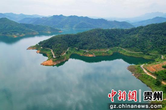 9月28日,中国万峰湖第十八届野钓大奖赛开赛。李官品 摄 9月28日,中国万峰湖第十八届野钓大奖赛开赛。李官品 摄