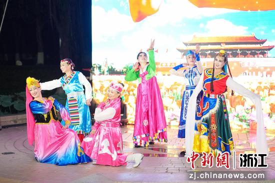 演出现场。武康街道供图