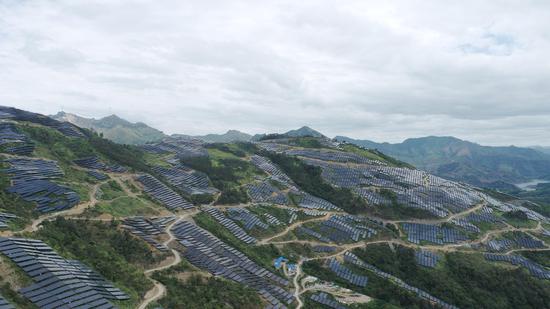 黔西南布依族苗族自治州望谟县和亭光伏发电站。卢关文 摄 黔西南布依族苗族自治州望谟县和亭光伏发电站。卢关文 摄
