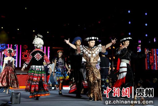 民族服饰走秀比赛 民族服饰走秀比赛