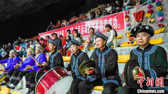 图为贵州沿河“洞篮”现场。 张洪全 摄 图为贵州沿河“洞篮”现场。 张洪全 摄