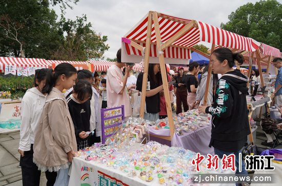 龍門廟會。龍門鎮(zhèn) 供圖