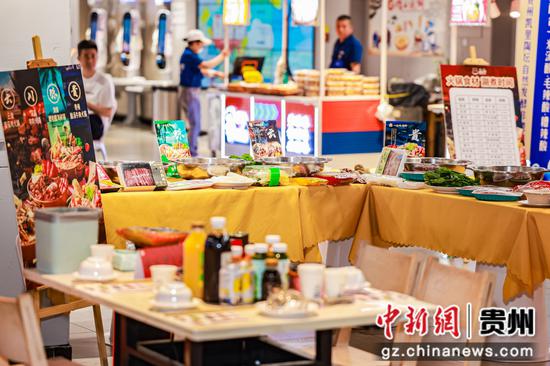 图为盒马全国门店开启火锅季。 图为盒马全国门店开启火锅季。