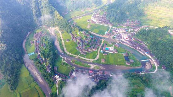 台江县南宫镇交密村(航拍图 杨州为摄) 台江县南宫镇交密村(航拍图 杨州为摄)