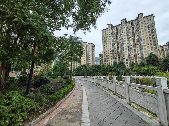 绿化后的西城区景观河道。王永胜 摄 绿化后的西城区景观河道。王永胜 摄