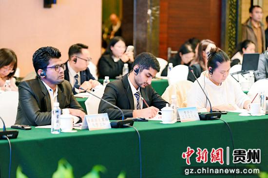 图为会议现场。 图为会议现场。