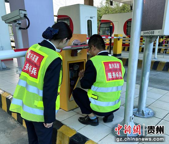 “银杏班”巡检车道栏杆机