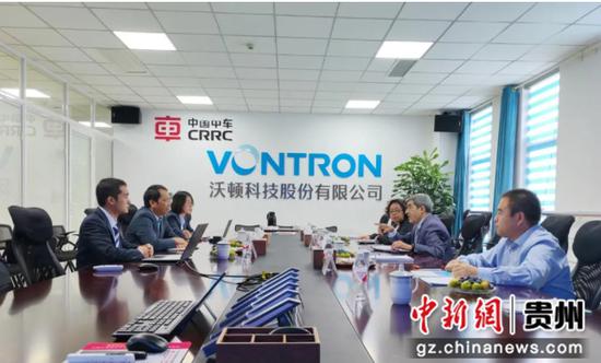 图为代表团一行与沃顿科技股份有限公司代表座谈