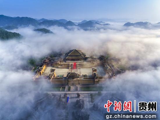 航拍都匀秦汉影视城全景。 赵匀川 摄 航拍都匀秦汉影视城全景。 赵匀川 摄
