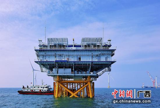 劈波斩浪 移动5G挺进碧海深蓝。 劈波斩浪 移动5G挺进碧海深蓝。