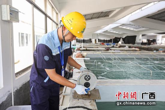 移动智慧水产养殖提高渔业生产能力和资源的利用率,让渔业更高效。 移动智慧水产养殖提高渔业生产能力和资源的利用率,让渔业更高效。