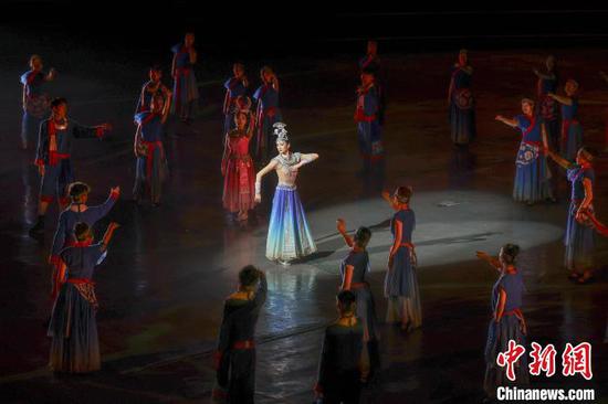 图为第十一场·美神化甘霖演出场景。中新社记者 瞿宏伦 摄 图为第十一场·美神化甘霖演出场景。中新社记者 瞿宏伦 摄