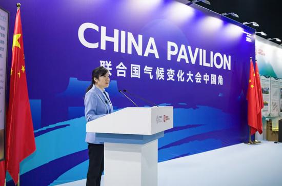 图为茅台集团总经理王莉作案例分享 图为茅台集团总经理王莉作案例分享