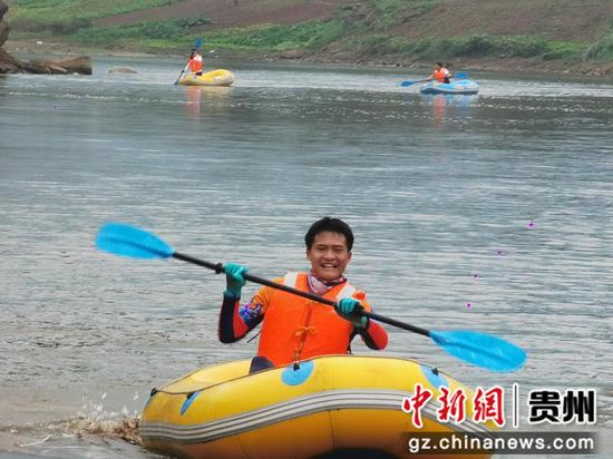 图为比赛现场 。 张红艳摄 图为比赛现场 。 张红艳摄