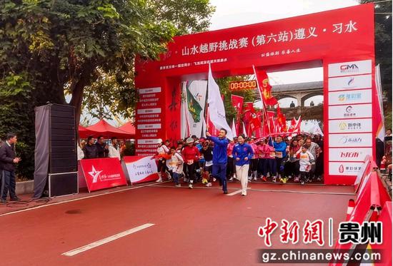 图为比赛现场 。 张红艳摄 图为比赛现场 。 张红艳摄