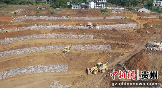 仁怀市茅台镇青草坝村高标准农田建设现场