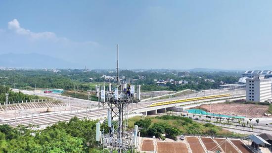 广西移动集中优势资源投入高铁5G专网建设。黄媛 摄 广西移动集中优势资源投入高铁5G专网建设。黄媛 摄