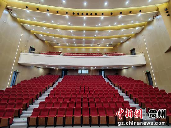 大剧院看台坐区。王永胜 摄 大剧院看台坐区。王永胜 摄