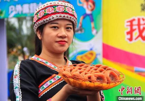 图为平乐柿饼。杨宗盛 摄 图为平乐柿饼。杨宗盛 摄