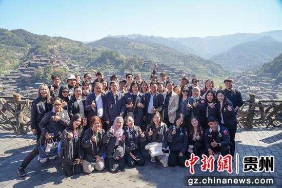 泰国拉玛七世王学院青年治国理政交流团。