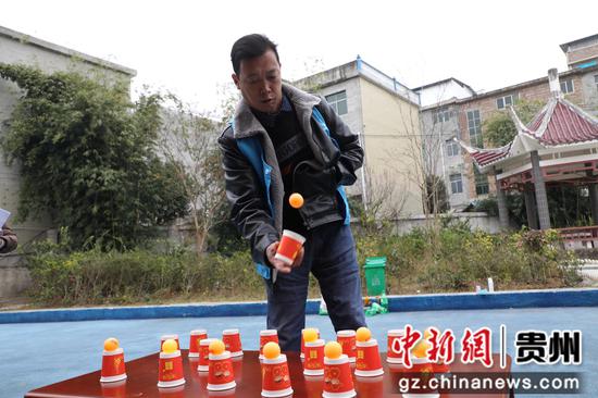 长顺：冬至 饺子飘香传真情  敬老院里送温暖