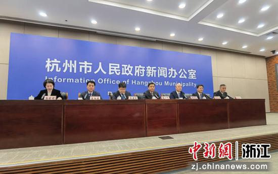 新闻发布会现场。王逸飞 摄