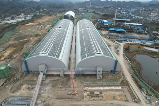 水城区煤炭储配中心建设快马加鞭。（杨瑞行摄）