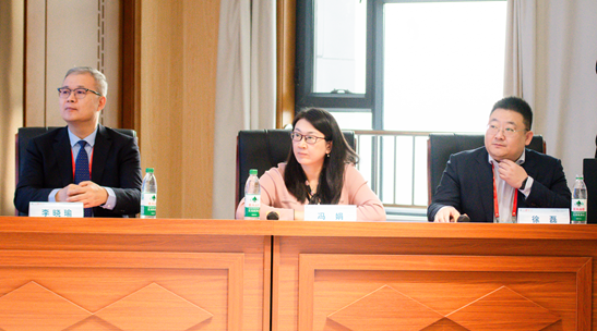 新疆医科大学第一附属医院耳鼻喉科常务副主任冯娟教授；山东省第二人民医院（山东省耳鼻喉医院）党委委员、副院长，听觉植入科首席专家徐磊；济宁医学院附属医院耳鼻咽喉头颈外科主任李晓瑜教授担任上午学术讲座主持人。