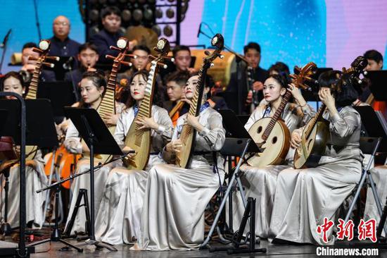图为第二乐章《苍山如海》。中新社记者 瞿宏伦 摄 图为第二乐章《苍山如海》。中新社记者 瞿宏伦 摄
