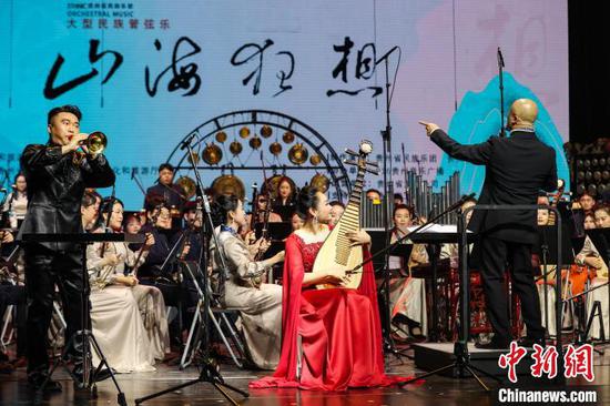 图为第四乐章《花之海》。中新社记者 瞿宏伦 摄 图为第四乐章《花之海》。中新社记者 瞿宏伦 摄