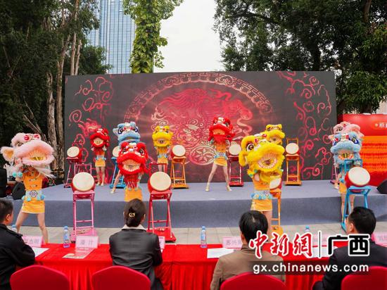 民族风情舞台秀。主办方 供图 民族风情舞台秀。主办方 供图