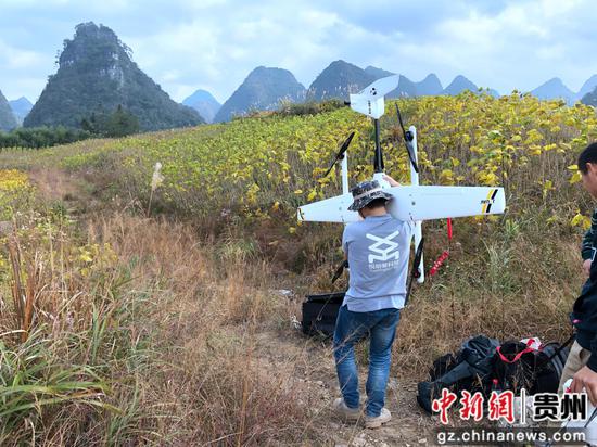 贵州悦明馨科技有限公司工作人员开展贵州省饮用水源保护巡查。 贵州悦明馨科技有限公司工作人员开展贵州省饮用水源保护巡查。