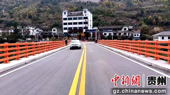 通车后的两河口大桥(习水县融媒体中心供图) 通车后的两河口大桥(习水县融媒体中心供图)