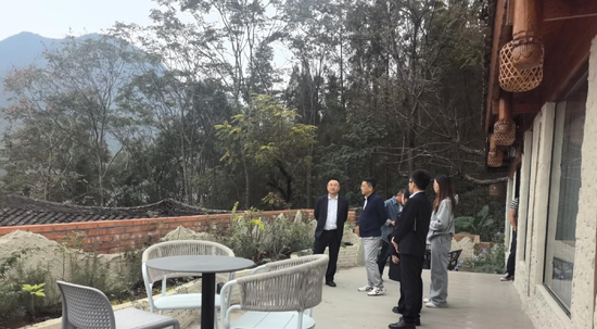 到兴义市事无茶局民宿进行走访