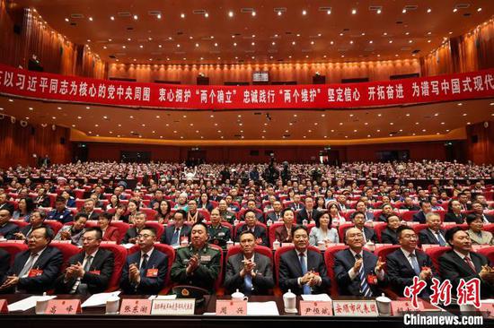 1月19日，贵州省第十四届人民代表大会第三次会议在贵阳开幕。图为开幕式现场。　瞿宏伦 摄