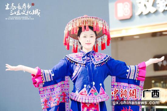 服装秀展示。主办方 供图 服装秀展示。主办方 供图