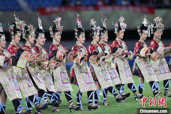 资料图:2024年,贵州“村超”及民族表演团队赴北京进行交流。中新网记者 蒋启明 摄 资料图:2024年,贵州“村超”及民族表演团队赴北京进行交流。中新网记者 蒋启明 摄