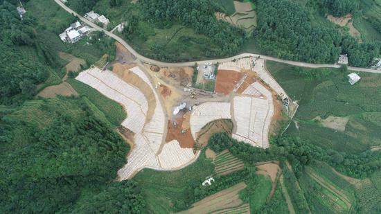 改造中的支都煤矿煤矸石堆场 陈贞良摄