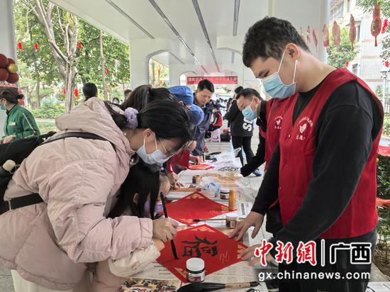 图为活动现场。自治区人民医院 供图 图为活动现场。自治区人民医院 供图