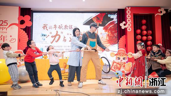 假日科普秀场“寒假科普第一课”现场。王佳荔 摄