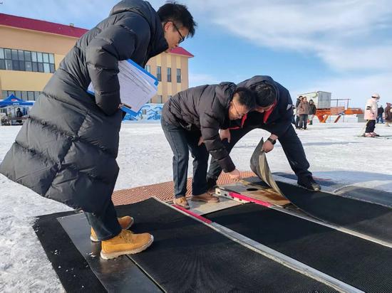 区体裁广电战旅游局搜检滑雪场魔毯等设备设备保障市仄易远游客滑雪安然8