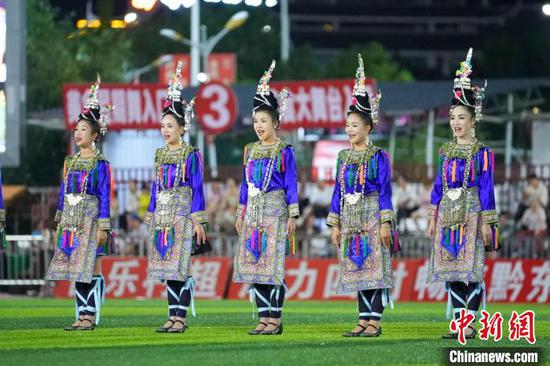资料图为侗族文化亮相贵州“村超”。韦贵金 摄