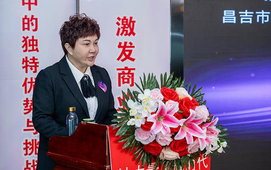 昌吉市厚德家园老年公寓有限公司董事长张可秀分享创业故事。金炜 摄 昌吉市厚德家园老年公寓有限公司董事长张可秀分享创业故事。金炜 摄
