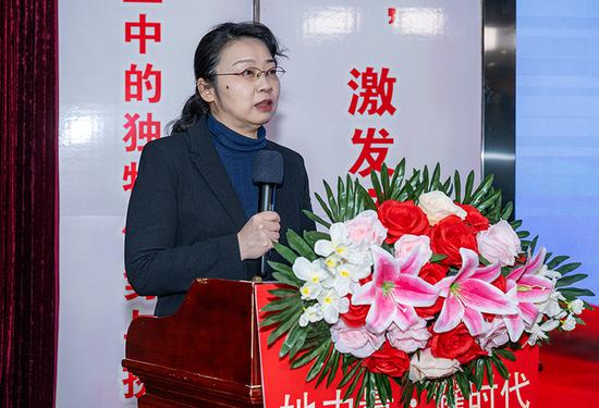 自治区妇联妇女发展部副部长、二级调研员蔡永丽致辞。 自治区妇联妇女发展部副部长、二级调研员蔡永丽致辞。