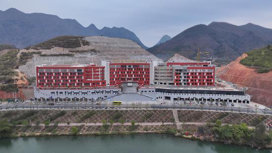 罗甸玉湖实验学校